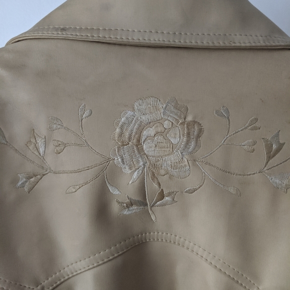 Vintage 90s Faux Leather Embroidered Floral Jacket - Picture 4 of 9